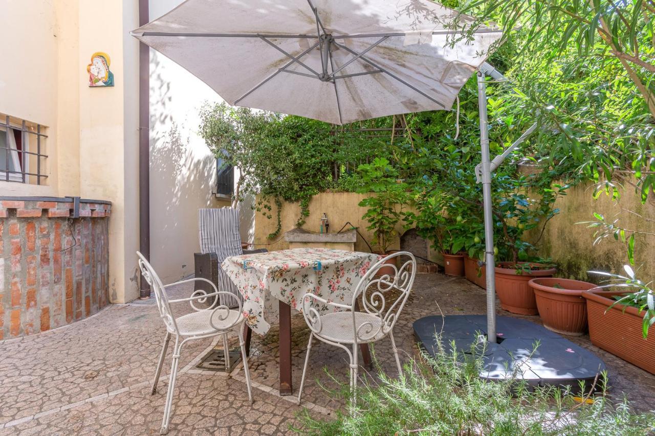 Pleasant Central Apartment With Garden Bolonia Exterior foto